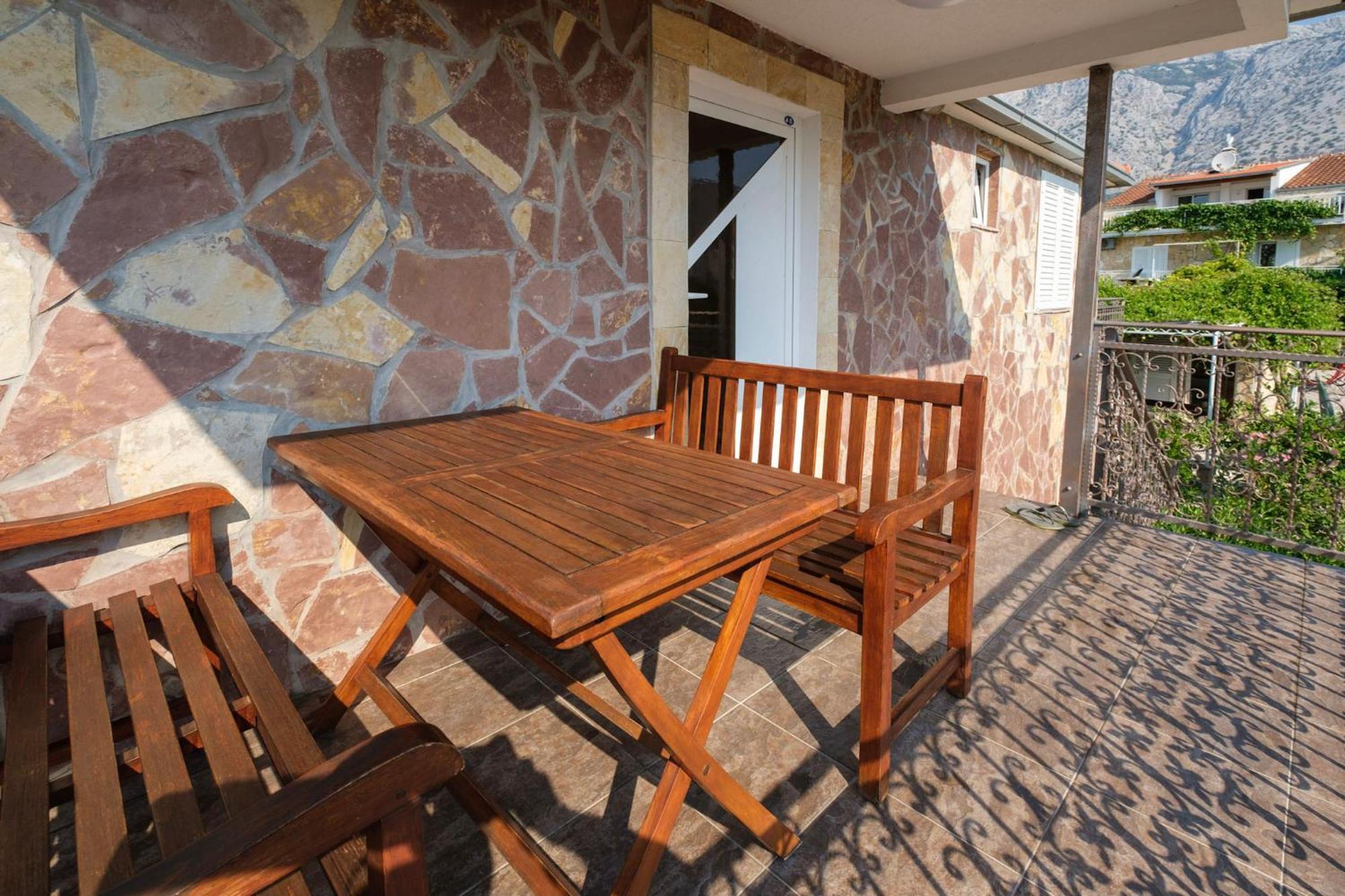 Apartments Kaktus Orebić Rom bilde