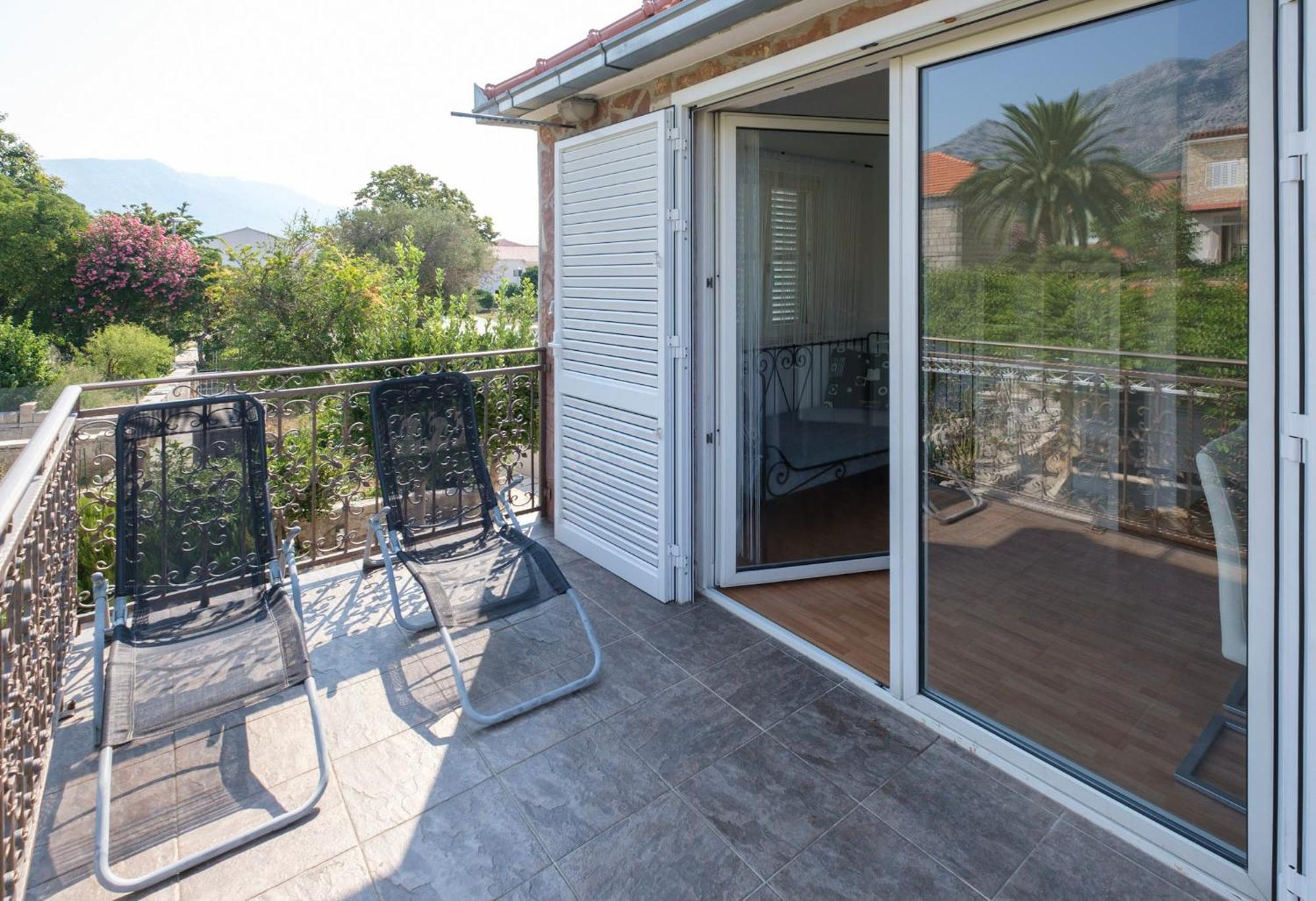 Apartments Kaktus Orebić Rom bilde