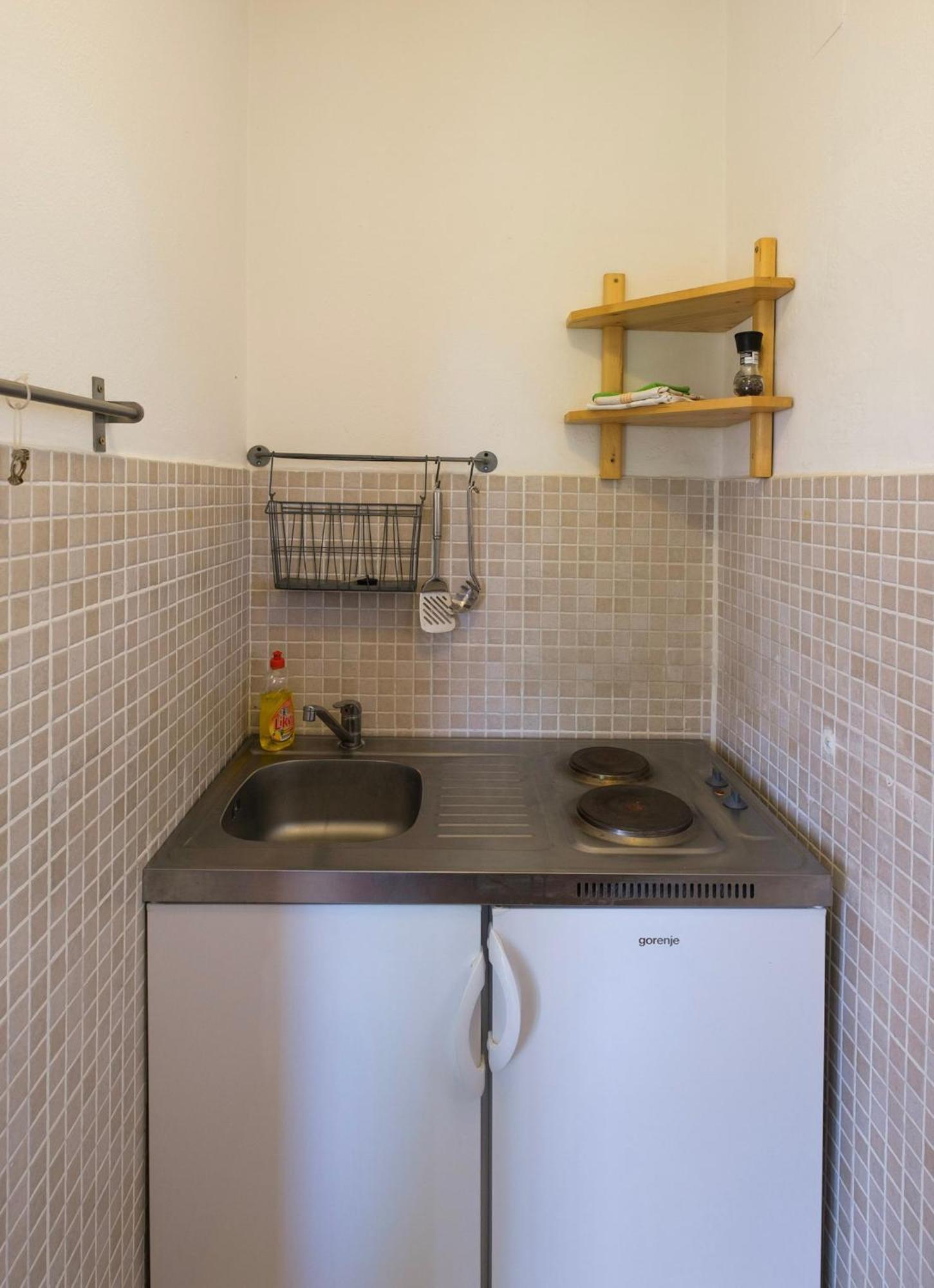Apartments Kaktus Orebić Rom bilde